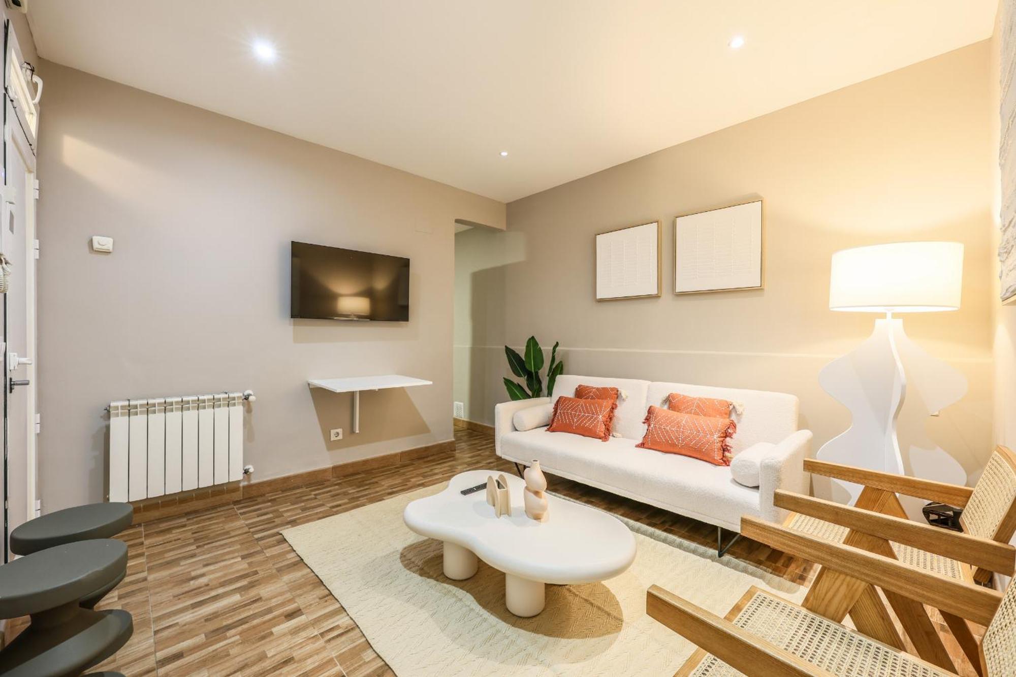 Nuevo Apartamento Funcional En Chamberi Madrid Bagian luar foto